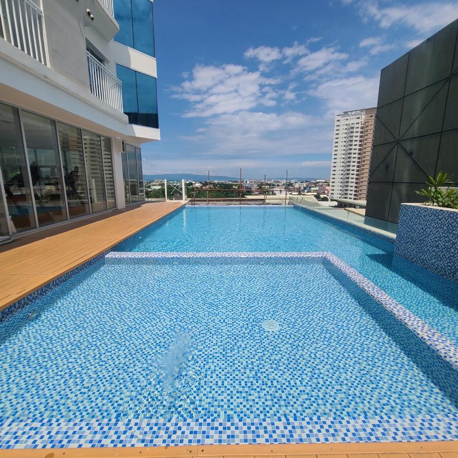 Inspiria Condo Free Airport Pickup For 3 Nights Stay Or More Davao City Extérieur photo